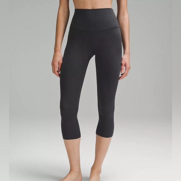 Lululemon Align High Rise Crop 21” NWT Size 8 - Picture 1 of 6